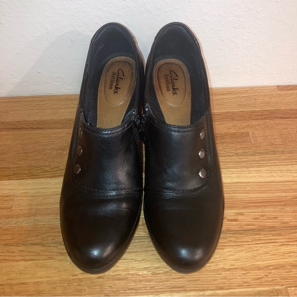 Artisan Clarks zip up bootie - Picture 3 of 10